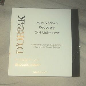Multi-Vitamin Recovery Moisturizer - White